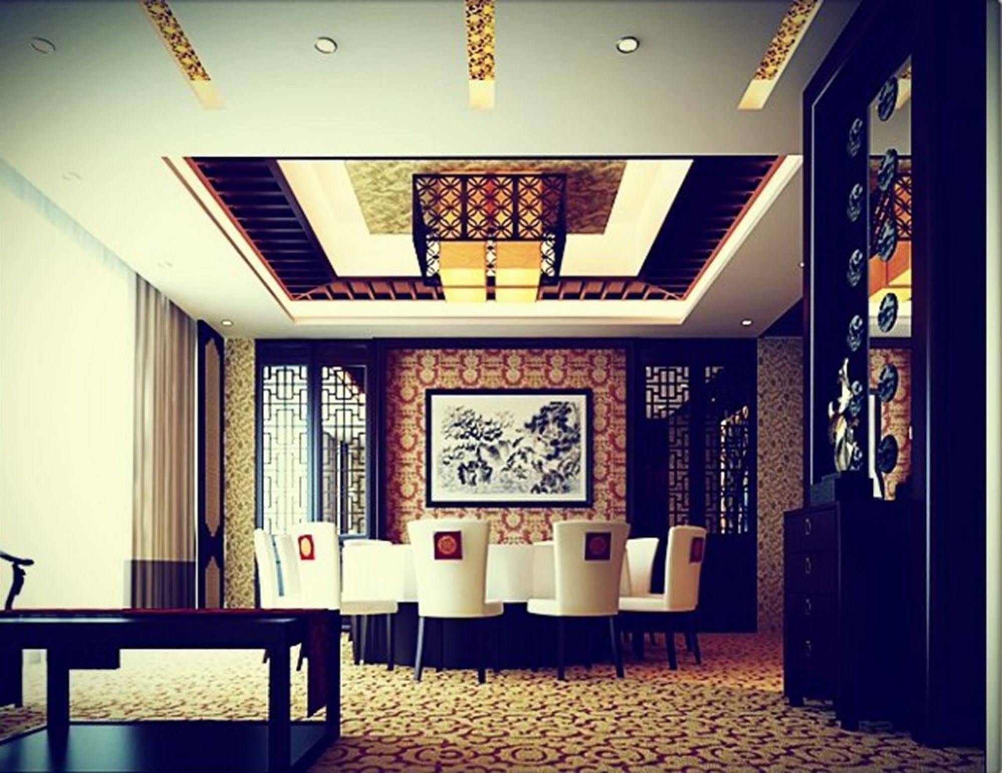 Yiwu Yi He Hotel Екстер'єр фото